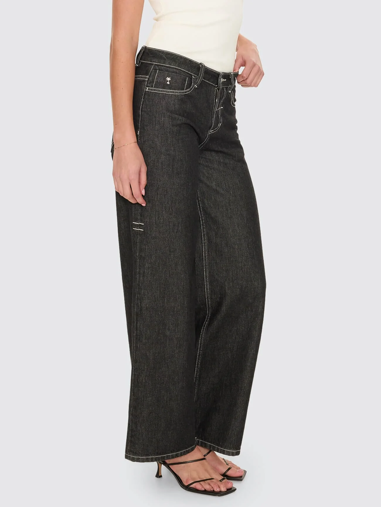 Hunter Low Rise Wide Jean - Raw Black - Image 5