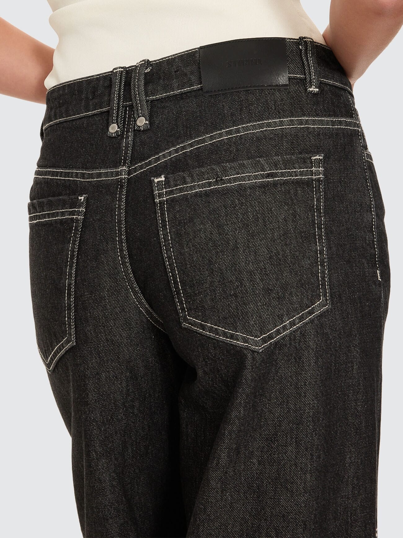 Hunter Low Rise Wide Jean - Raw Black - Image 7