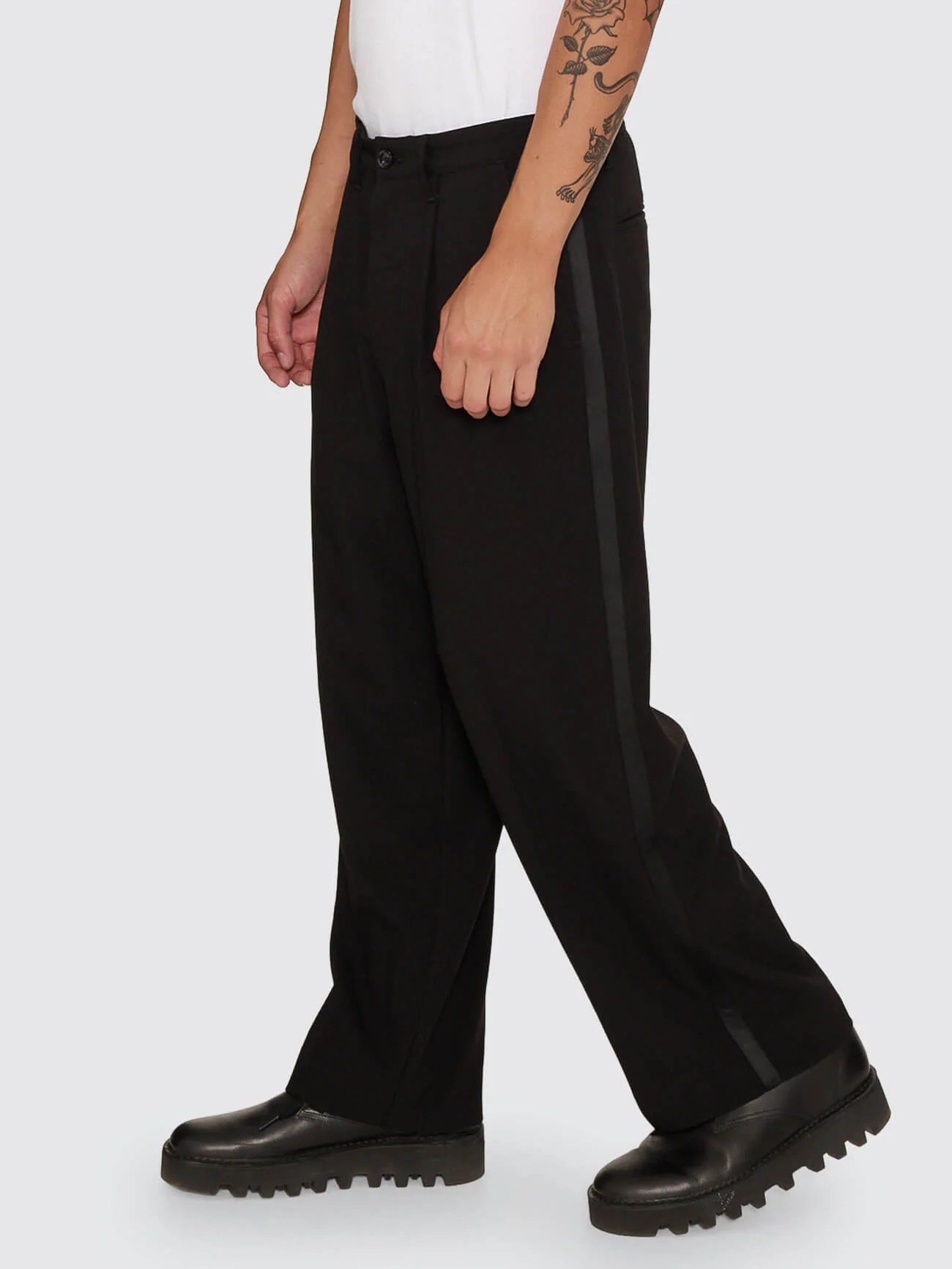 Jacob Tuxedo Big Slacker Cropped Pant - Black - Image 3